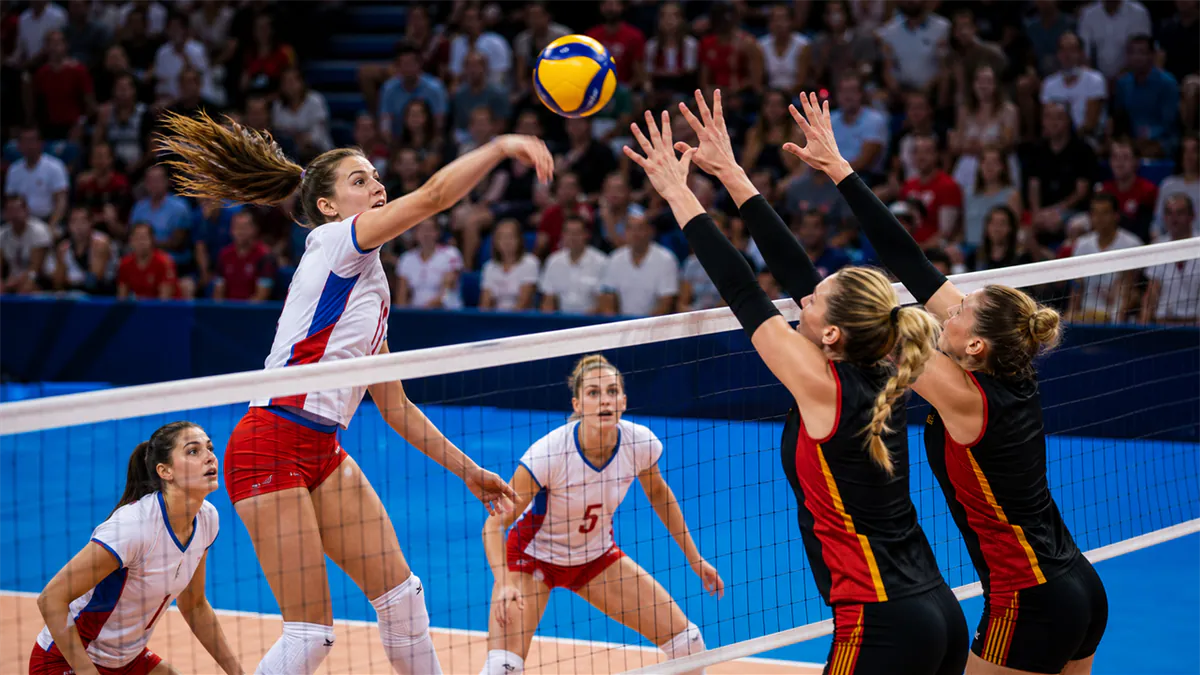 Česko vs. Belgie volejbal ženy v Lize národů 2026, česká smečařka útočí přes blok
